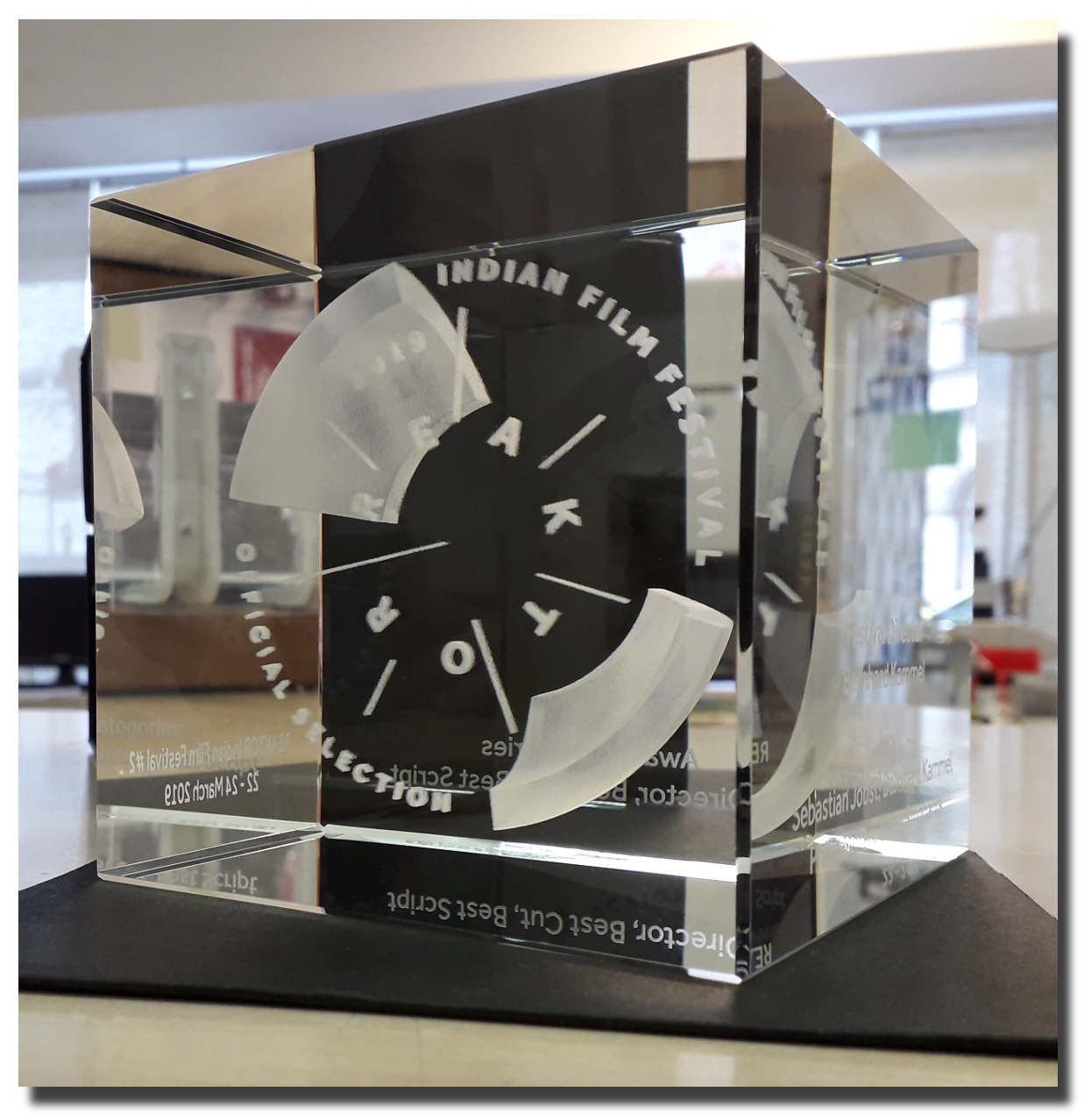 3D Glaswürfel mit Gravur 3D Glaswürfel mit Gravur