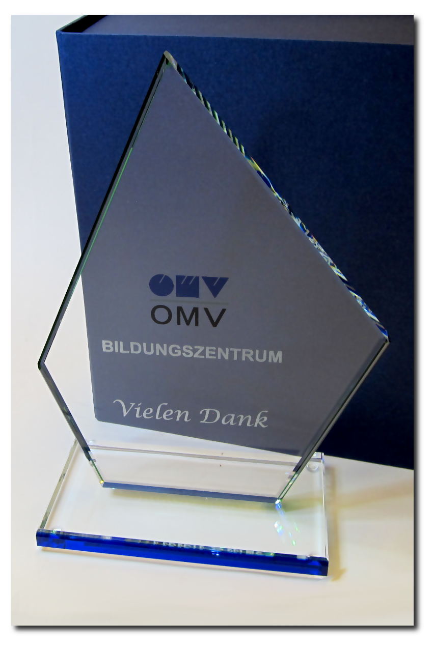 Glastrophäe mit lasergravur und UV-Druck Glastrophäe mit lasergravur und UV-Druck