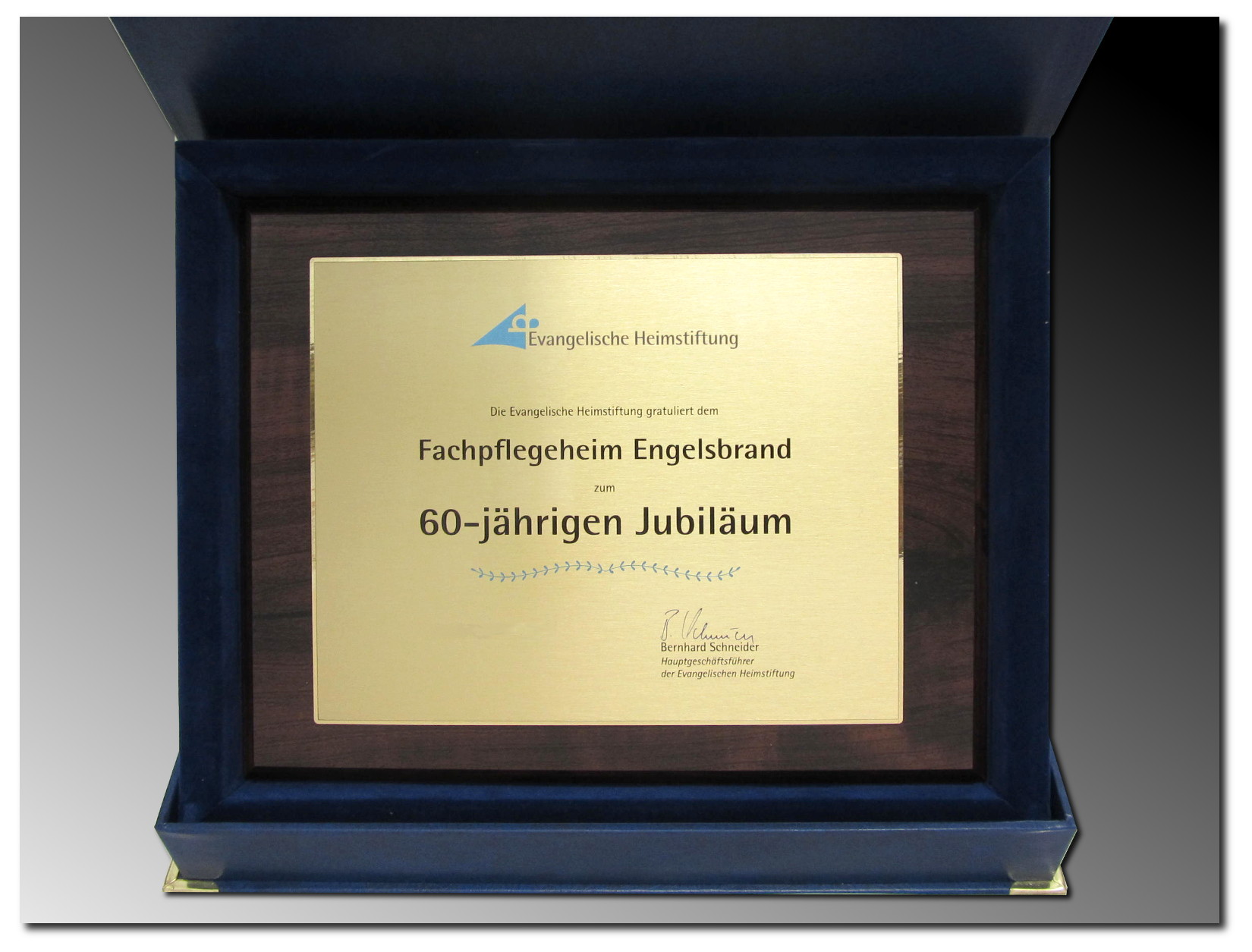 Ehrentafel Pisa-gold mit farbigem UV-Druck Ehrentafel Pisa-gold mit farbigem UV-Druck