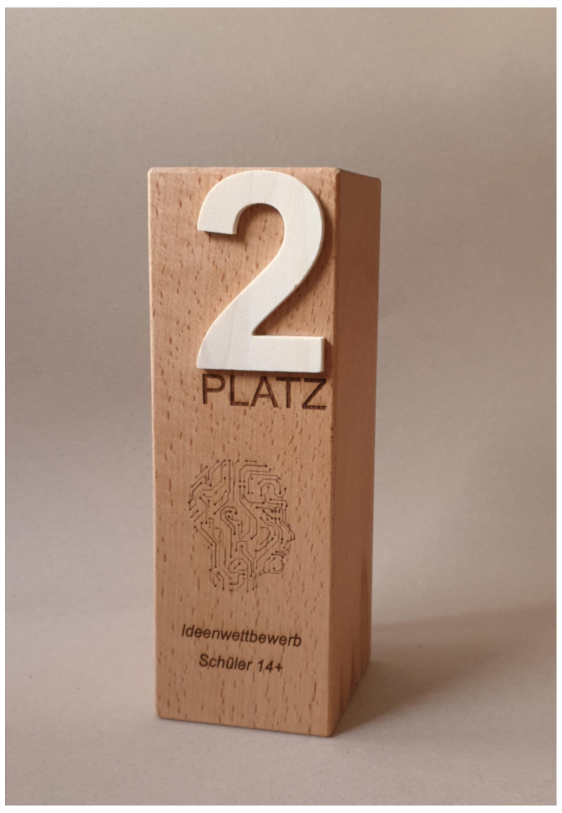 Timber-Pure Holztrophäe mit Ziffer 2 Timber-Pure Holztrophäe mit Ziffer 2