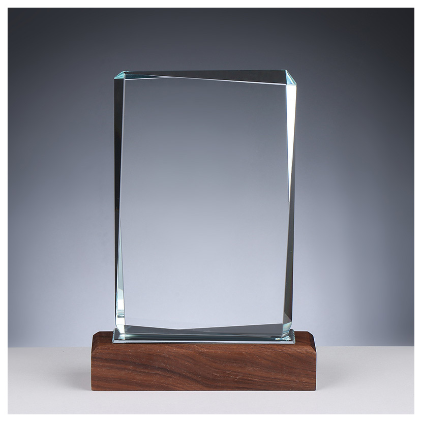 Glaspokale mit Gravur, Glastroph&auml;en, Glasawards, 3D Foto Glasgravur, Pokale:  Holz-Glas-Award Berwald