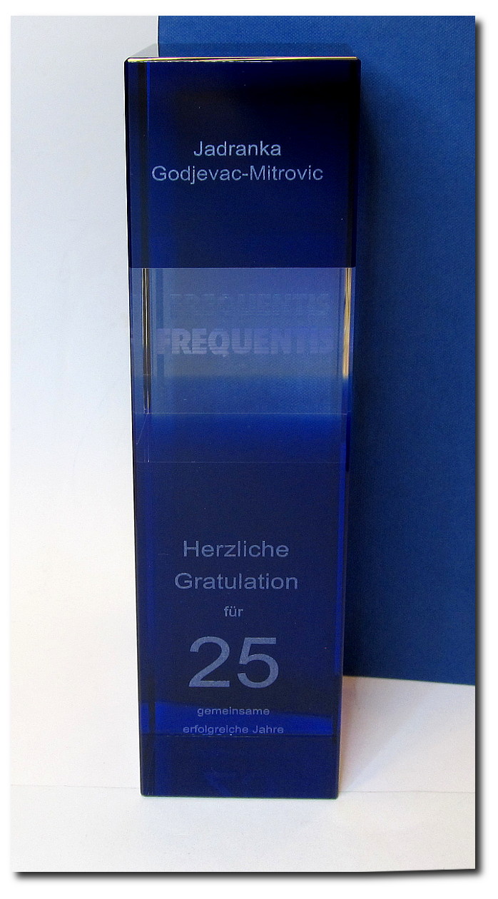 Cubix-Blau mit 3D Gravur und Lasergravur Cubix-Blau mit 3D Gravur und Lasergravur