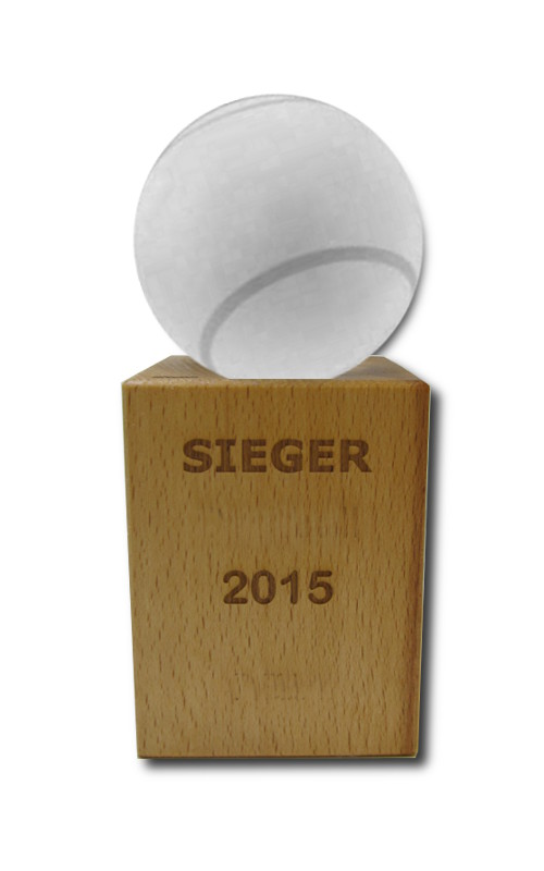 Holzquader mit Tennisball aus Glas Holzquader mit Tennisball aus Glas