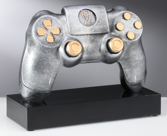 Glaspokale mit Gravur, Glastroph&auml;en, Glasawards, 3D Foto Glasgravur, Pokale:  PS4-Controller